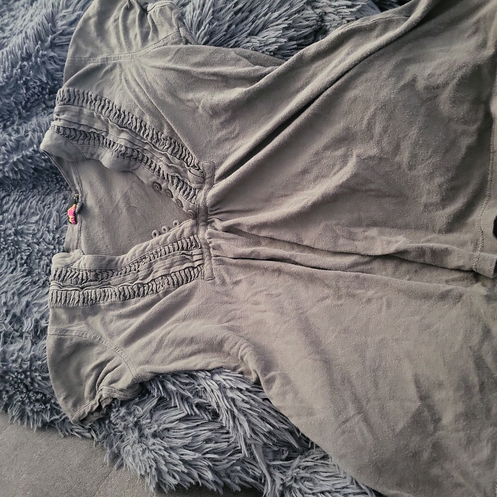 F21 forest green shirt
